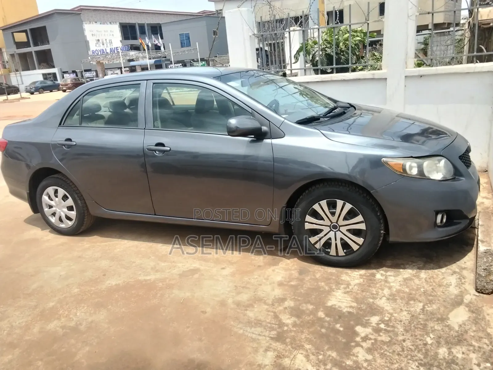 Toyota Corolla LE 4dr Sedan (1.8L 4cyl 4A) 2010 Gray