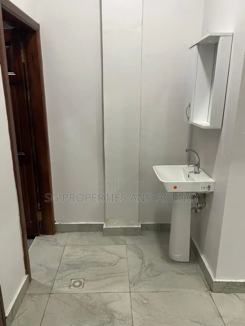 2bdrm House in Lashibi, Sakumono for sale
