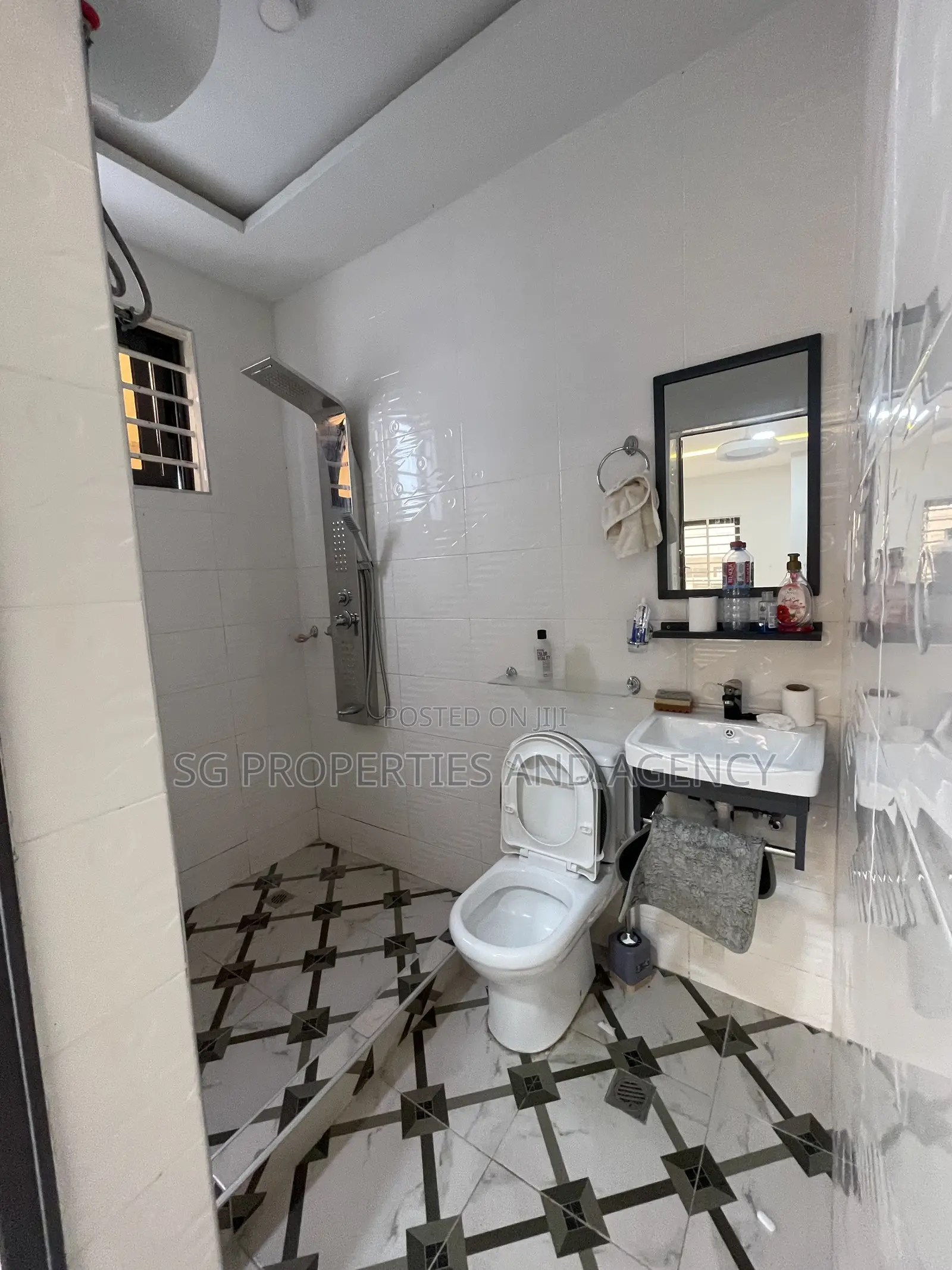2bdrm House in Lashibi, Sakumono for sale
