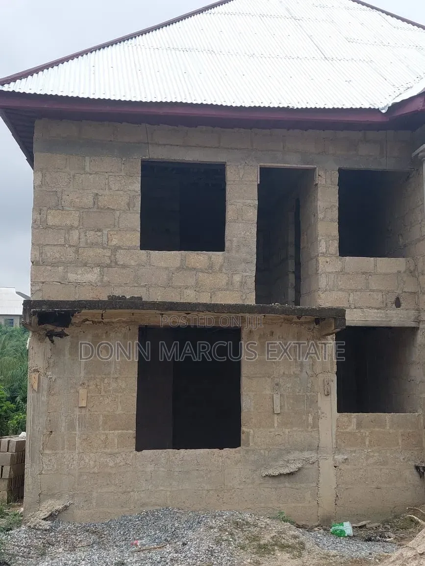 8bdrm House in Don Marcus Estate, Kumasi Metropolitan for sale