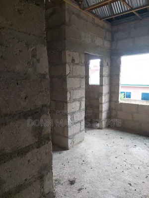 8bdrm House in Don Marcus Estate, Kumasi Metropolitan for sale
