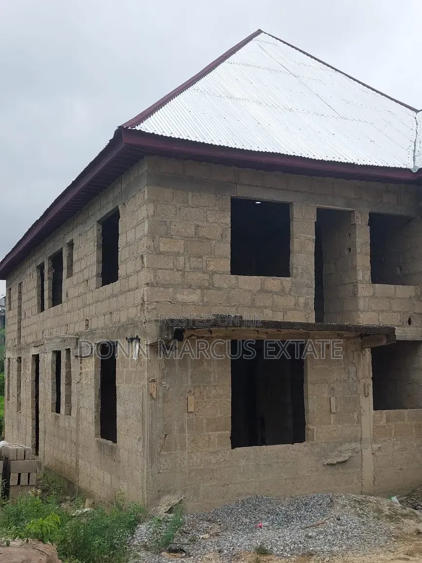 8bdrm House in Don Marcus Estate, Kumasi Metropolitan for sale