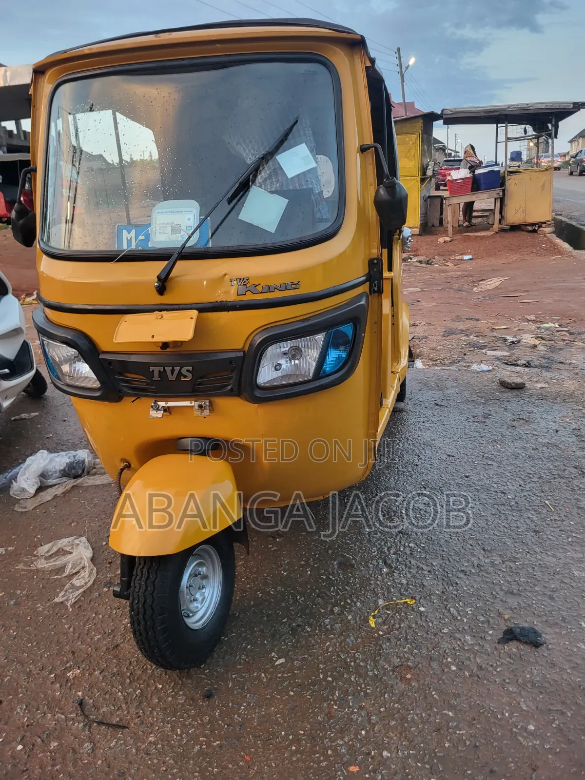 TVS King Deluxe Plus iTouch Start 2024 Yellow
