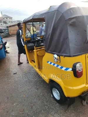 TVS King Deluxe Plus iTouch Start 2024 Yellow