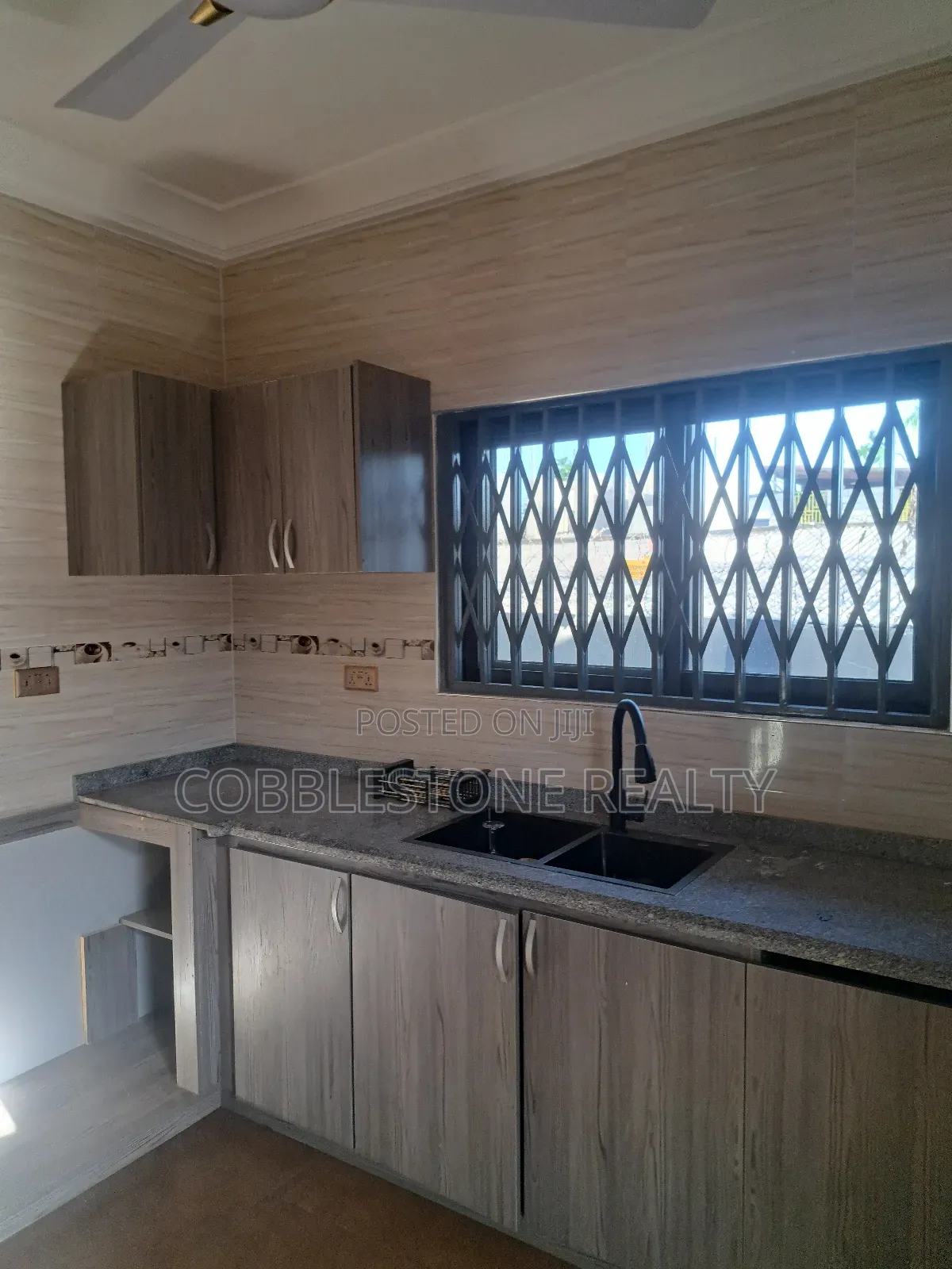 3bdrm Apartment in GREDA Estate for rent