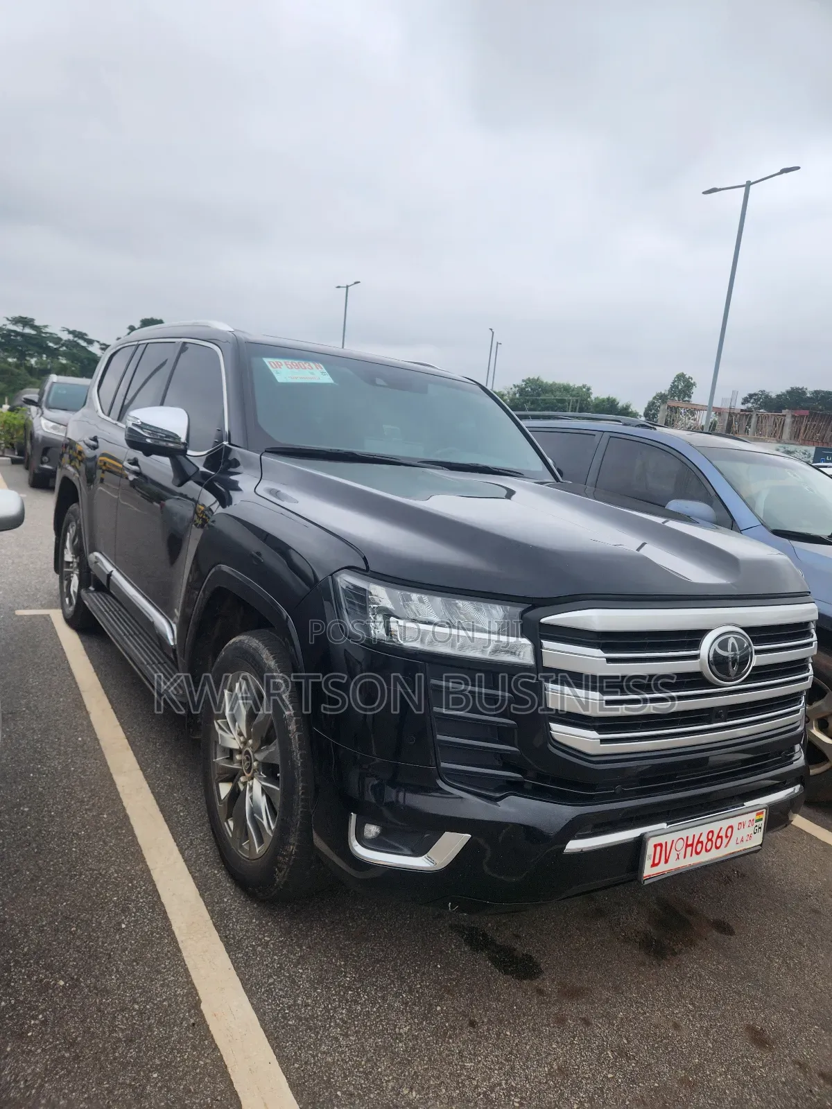Toyota Land Cruiser LC300 2024 Black