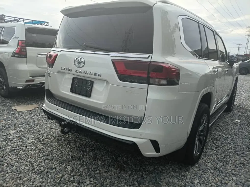 Toyota Land Cruiser 76 Series 2024 White