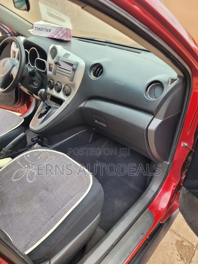 Pontiac Vibe 2009 Red