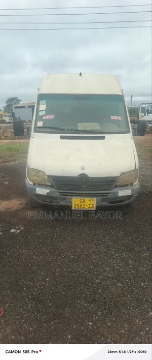Mercedes-Benz Sprinter 1990 White