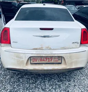 Chrysler 300C Base AWD 2016 White