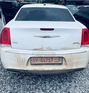 Chrysler 300C Base AWD 2016 White