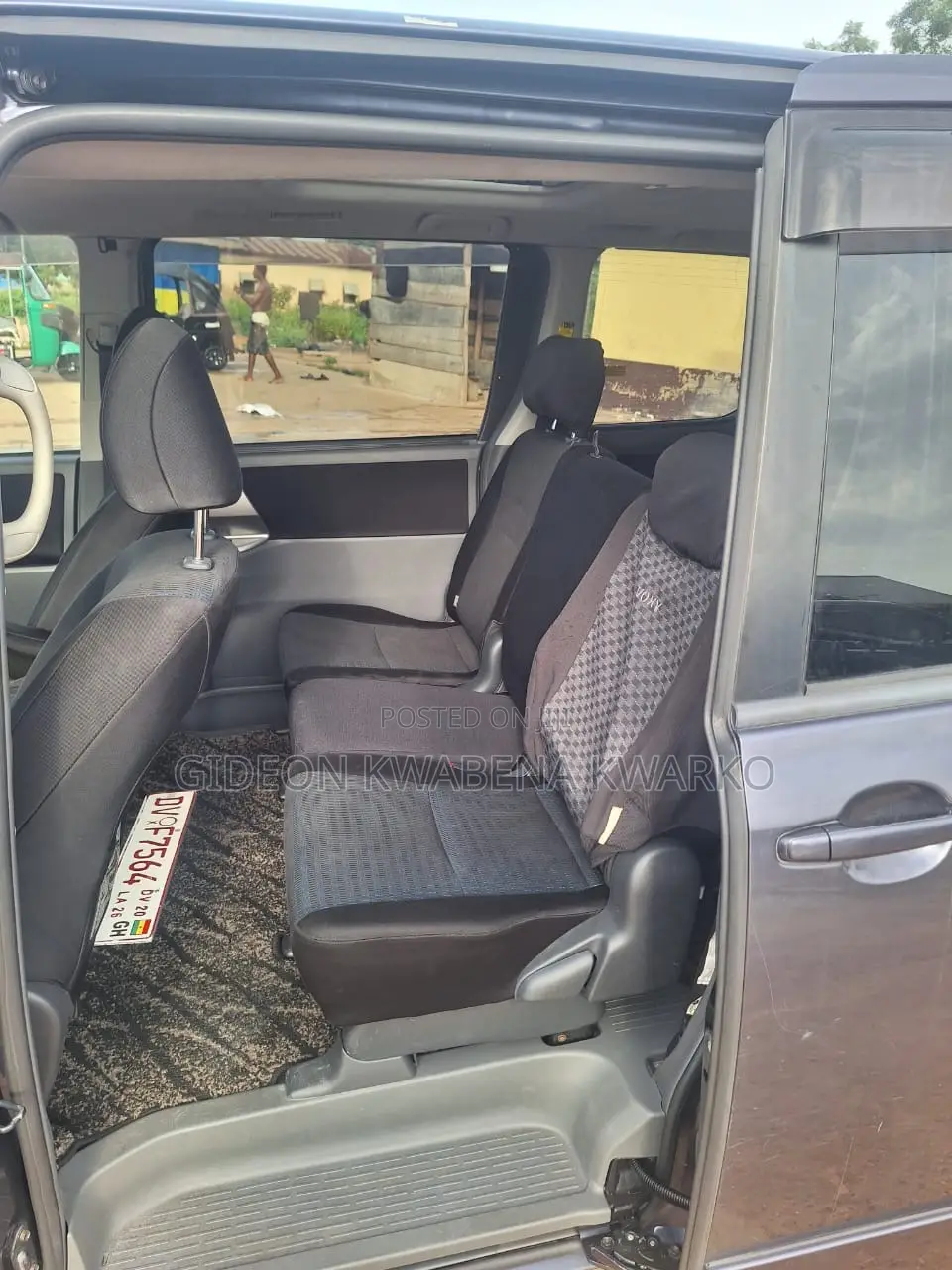 Toyota Voxy 2010 Blue