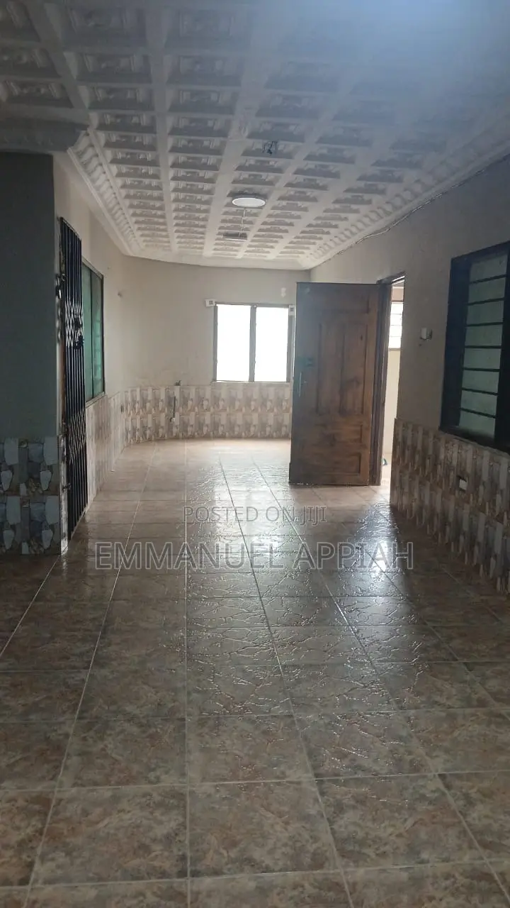 4bdrm House in Awoshei Joecat, Awoshie for rent