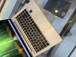 Laptop HP ProBook 440 G10 16GB Intel Core i7 SSD 512GB