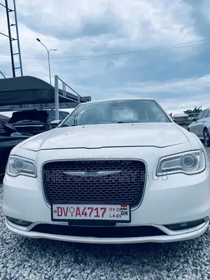 Chrysler 300C Base AWD 2016 White