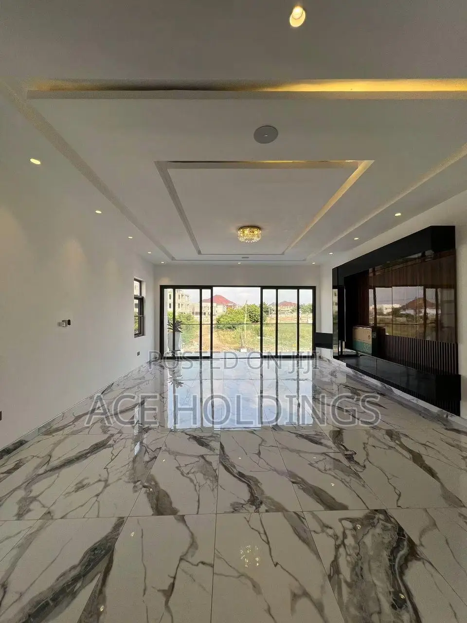 4bdrm Mansion in East Legon Hills for sale