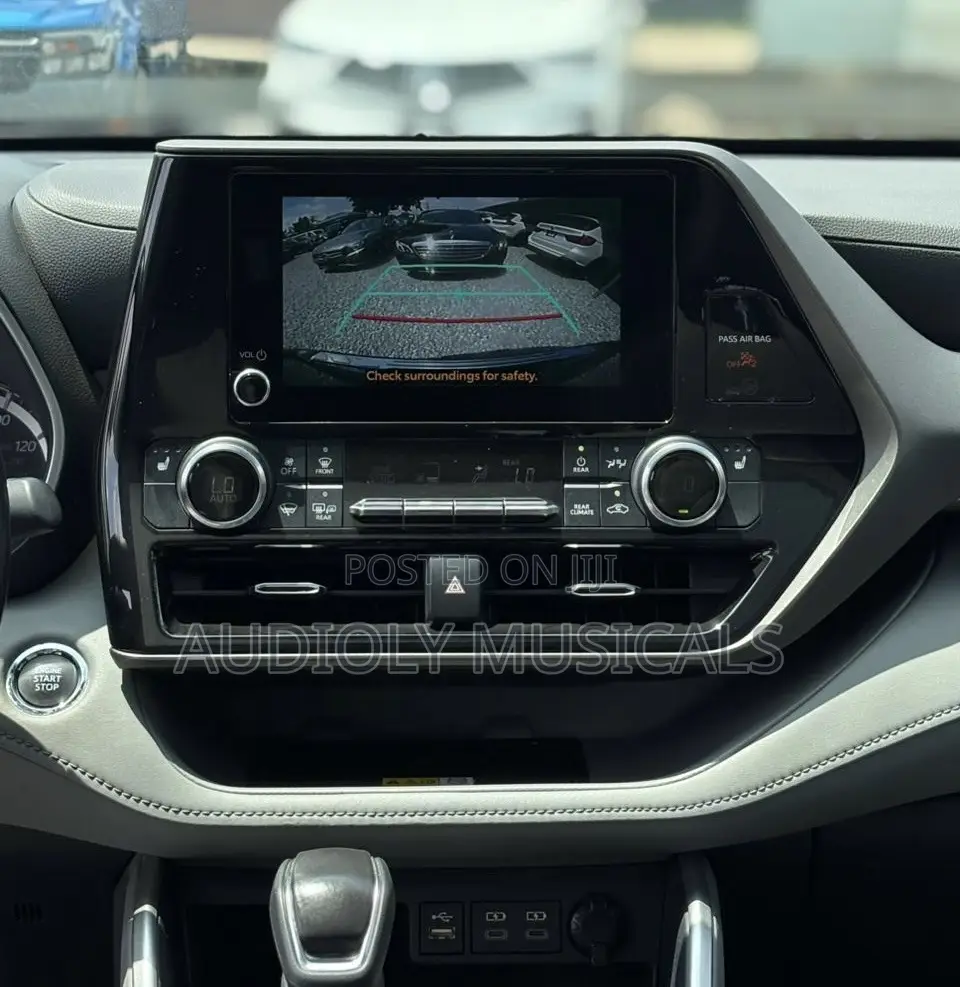 Toyota Highlander XLE AWD 2023 Green