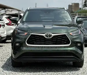 Toyota Highlander XLE AWD 2023 Green