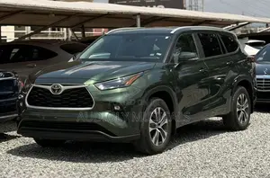 Toyota Highlander XLE AWD 2023 Green
