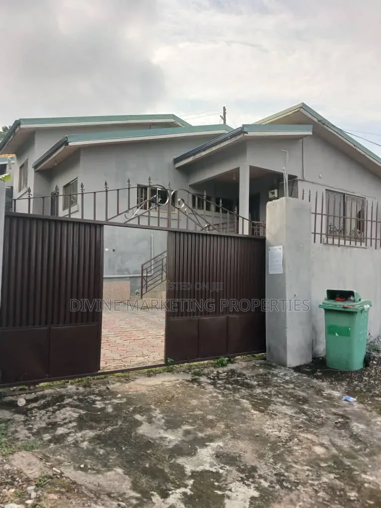 3bdrm House in Last Stop Area, Police Station for sale