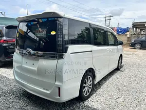 Toyota Voxy SV Premium 2014 White