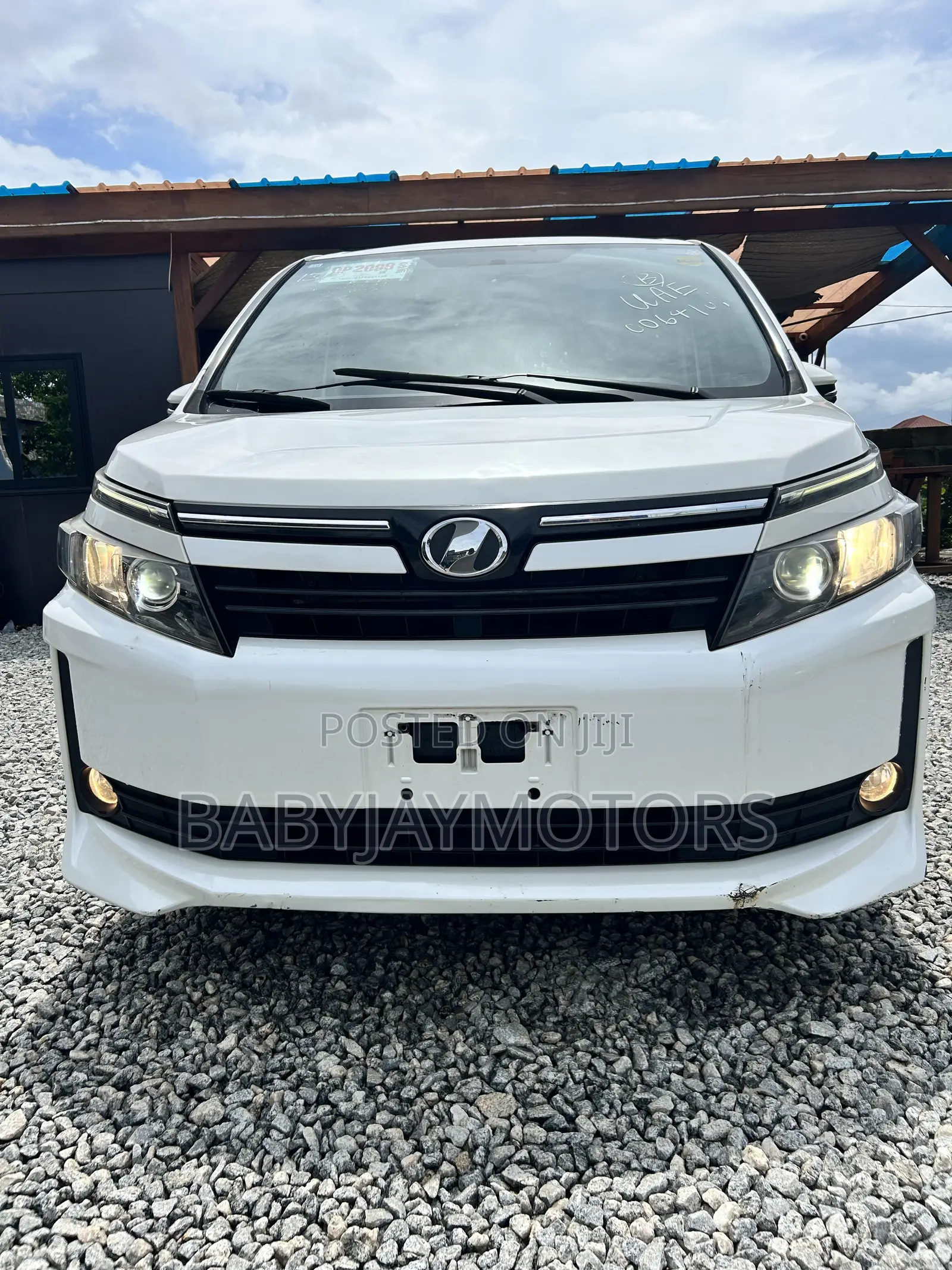 Toyota Voxy SV Premium 2014 White