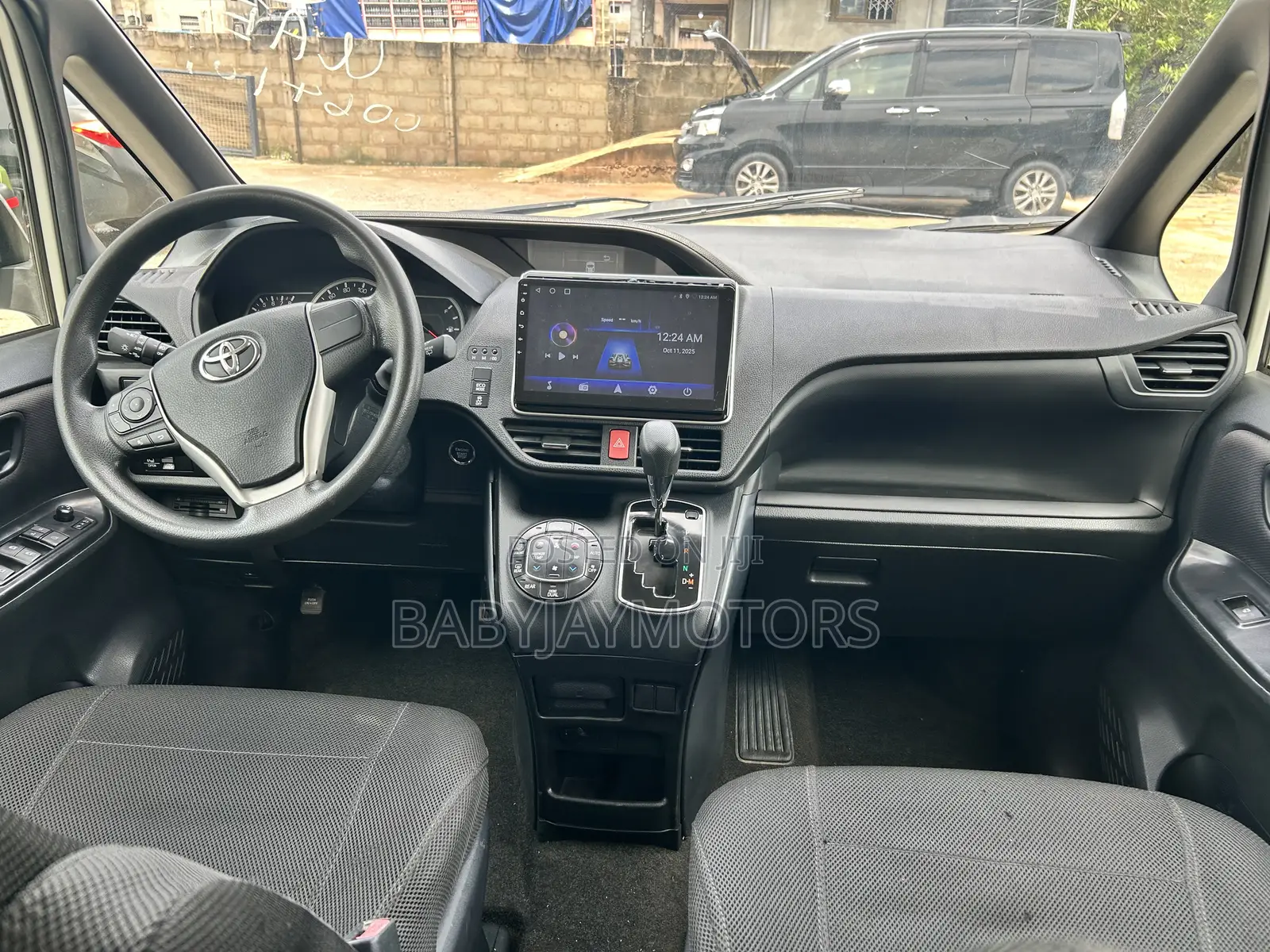 Toyota Voxy SV Premium 2014 White