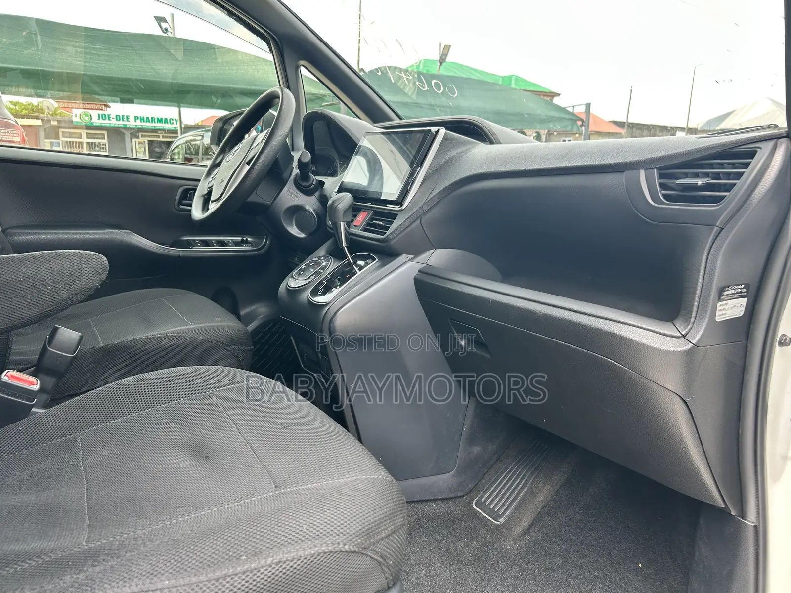 Toyota Voxy SV Premium 2014 White