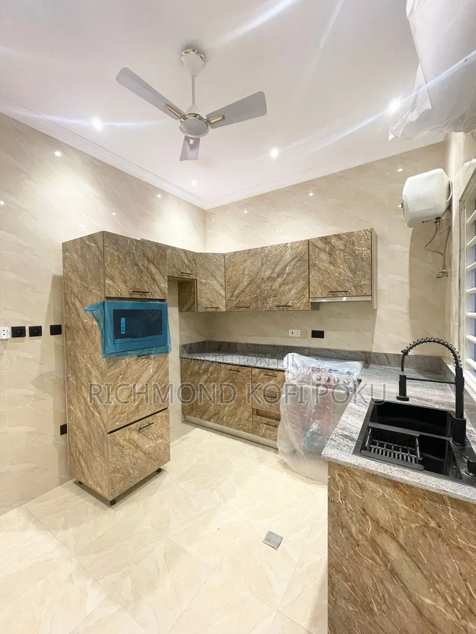 3bdrm House in Kofi'S Realty, Baatsona Total for sale
