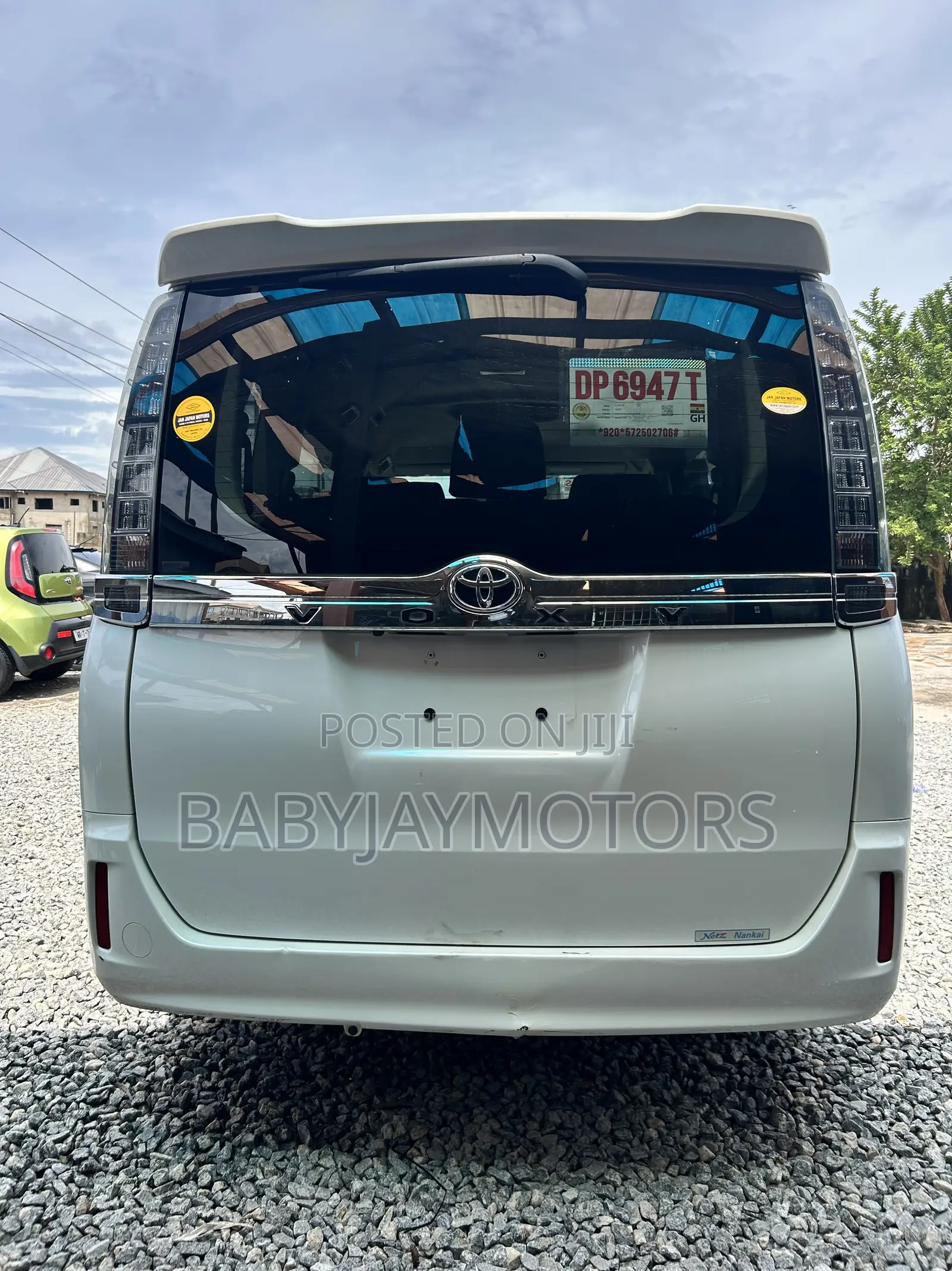 Toyota Voxy SV Premium 2014 White