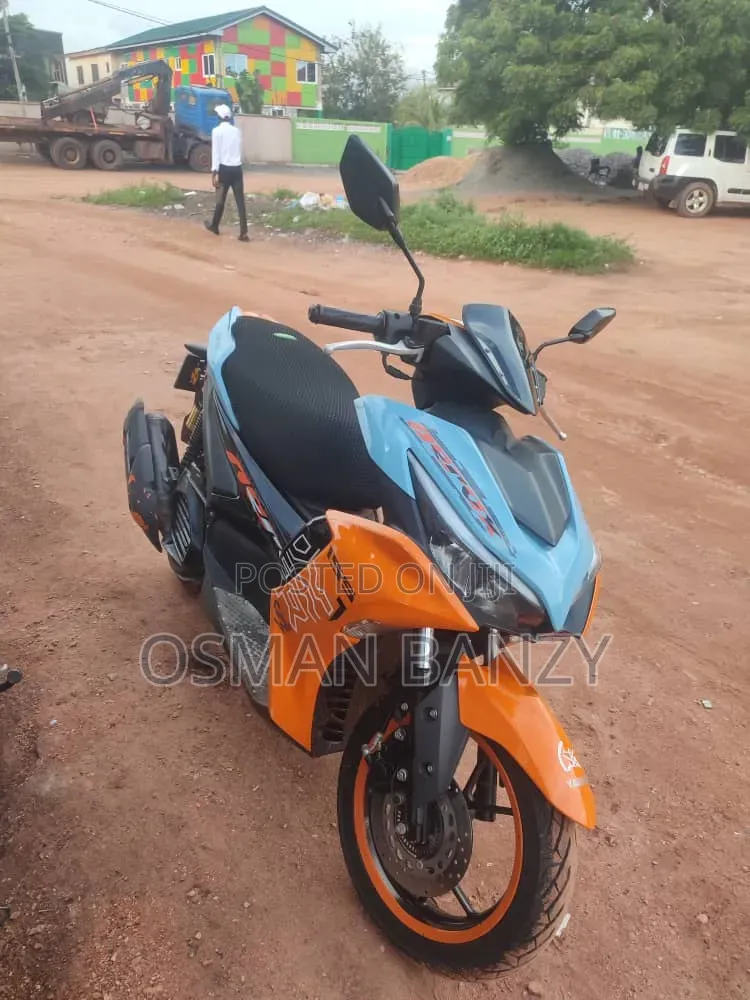 Yamaha 2025 Black