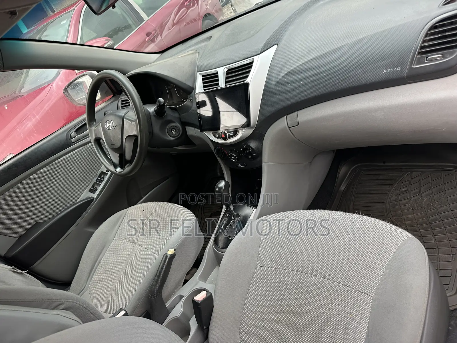 Hyundai Accent SE 2013 Silver
