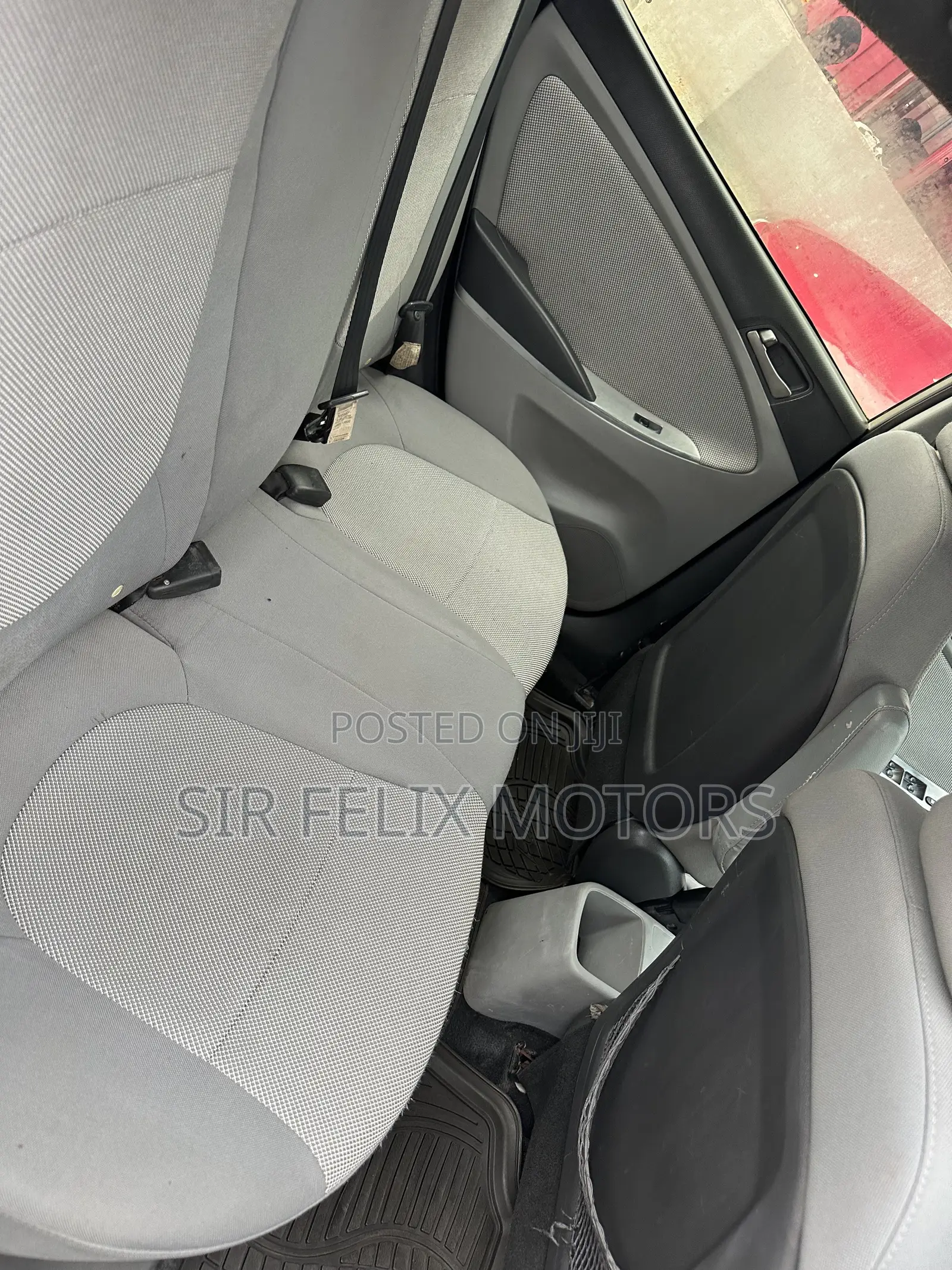 Hyundai Accent SE 2013 Silver