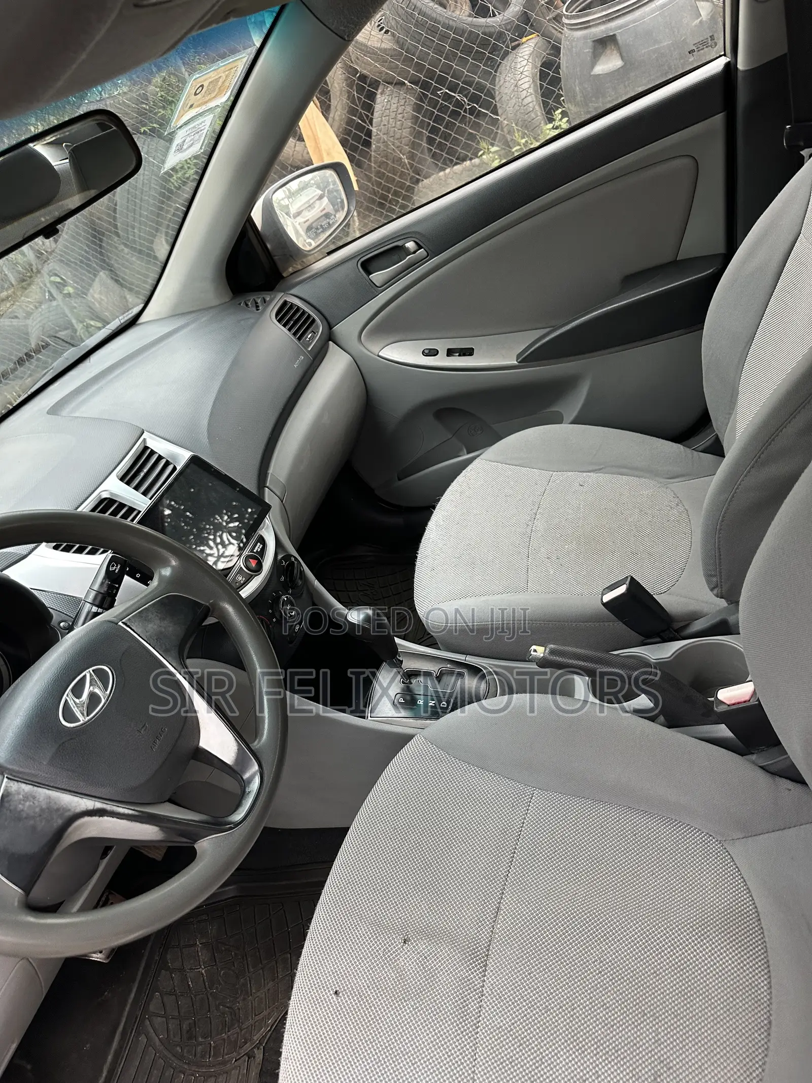 Hyundai Accent SE 2013 Silver