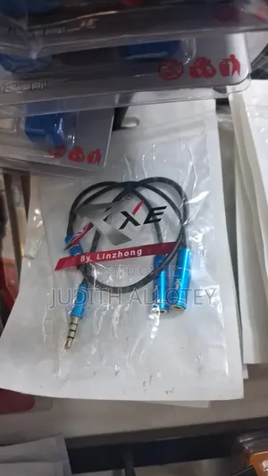 Headphones Splitter
