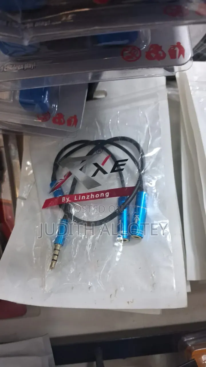 Headphones Splitter