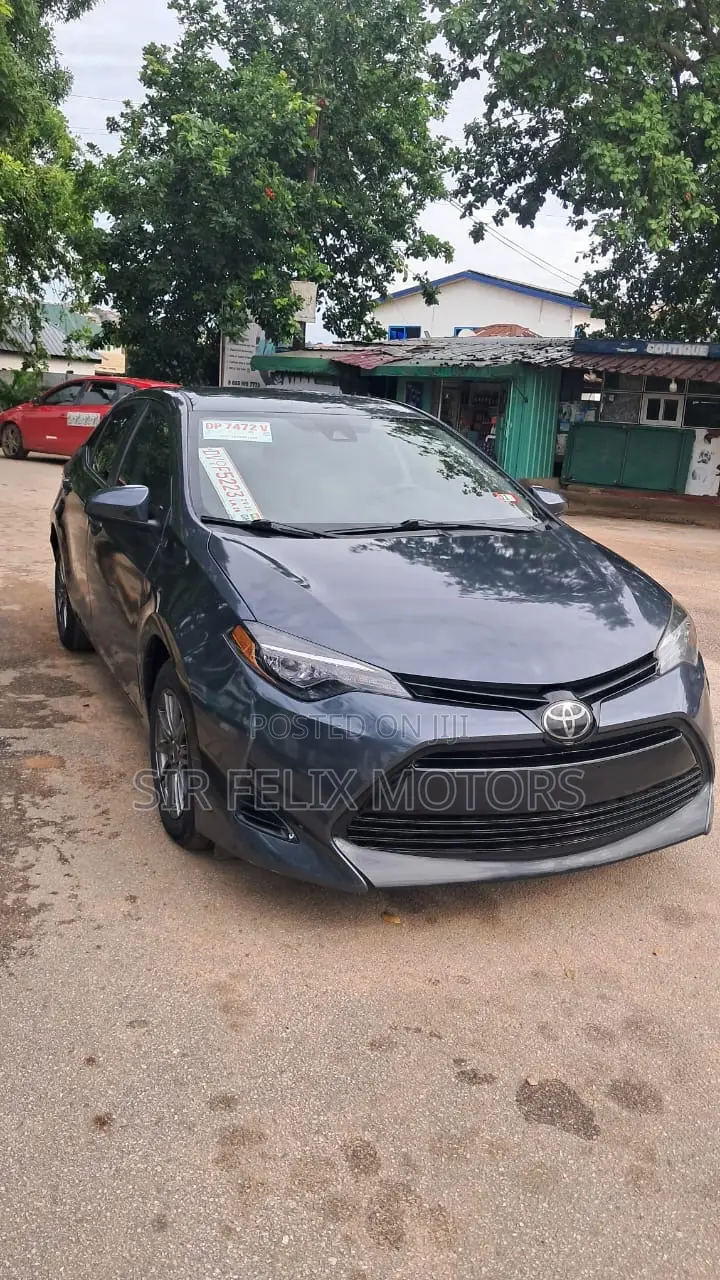 Toyota Corolla LE Eco (1.8L 4cyl 2A) 2018 Gray