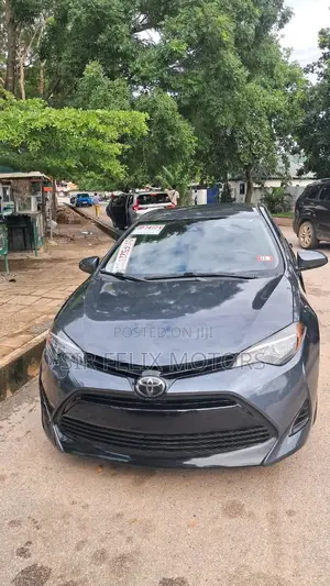 Toyota Corolla LE Eco (1.8L 4cyl 2A) 2018 Gray