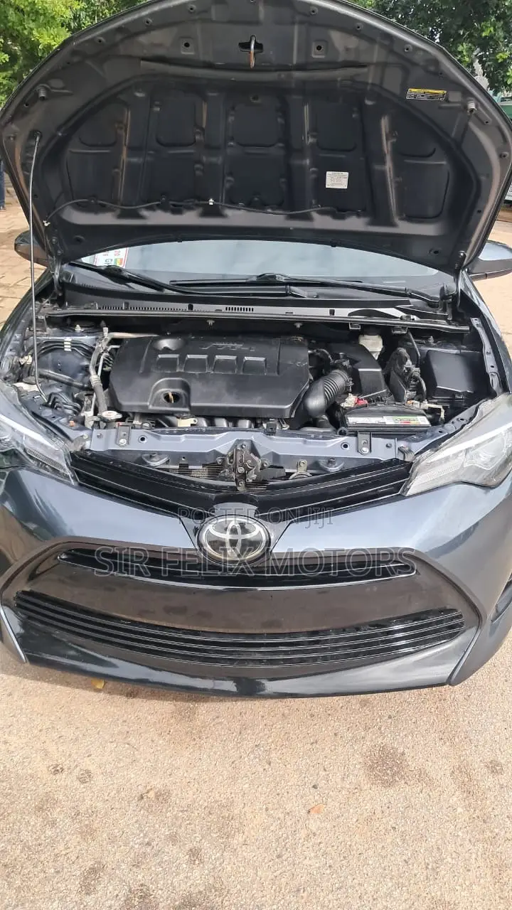 Toyota Corolla LE Eco (1.8L 4cyl 2A) 2018 Gray