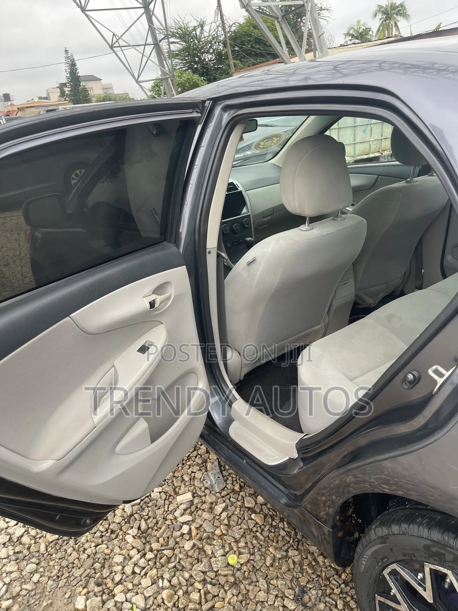 Toyota Corolla LE 4dr Sedan (1.8L 4cyl 4A) 2013 Black