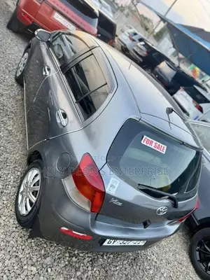 Toyota Vitz 1.5 FWD 3dr 2010 Silver