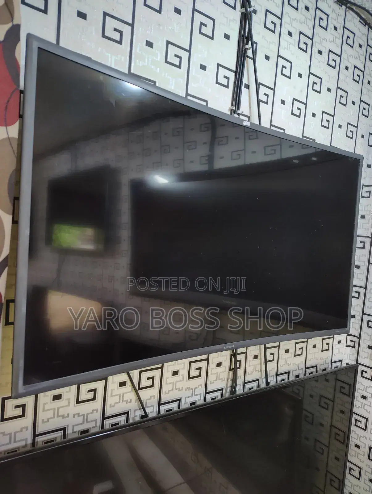 Samsung 40 Inches ( Curved )
