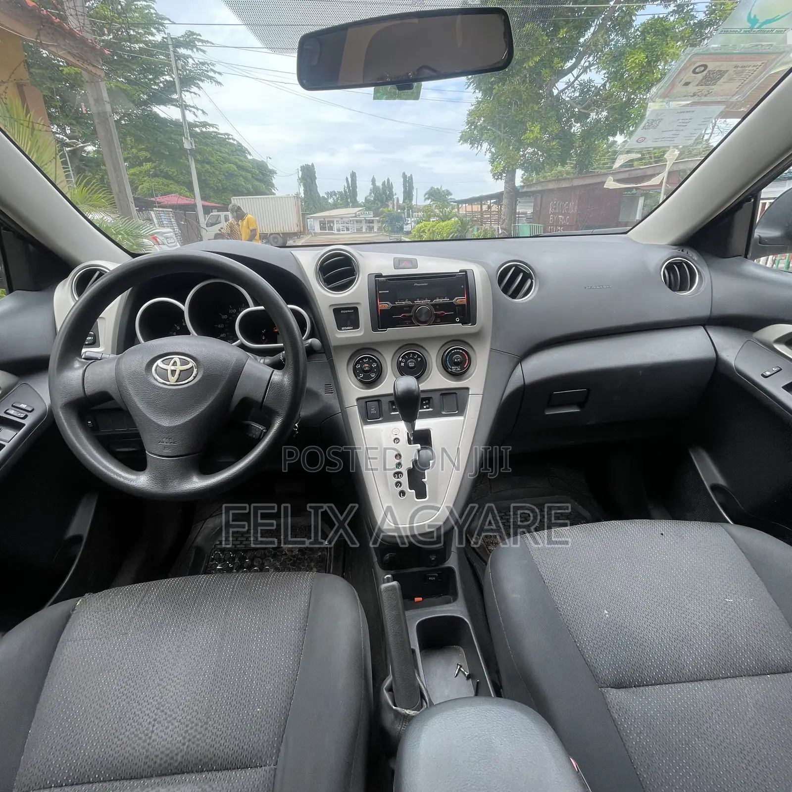 Toyota Matrix S Hatchback AWD (2.4L 4cyl 4A) 2011 Black