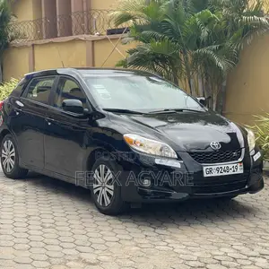 Toyota Matrix S Hatchback AWD (2.4L 4cyl 4A) 2011 Black