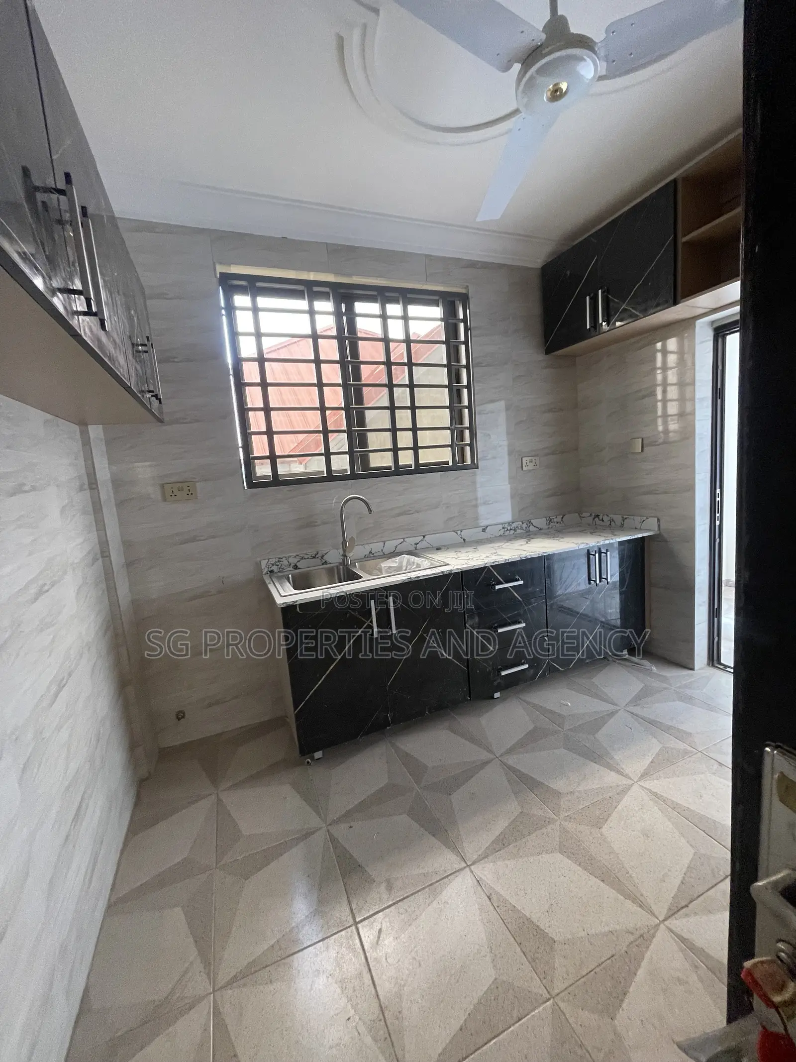2bdrm Apartment in Klagon, Sakumono for rent