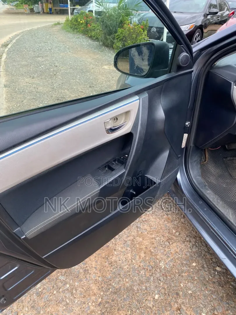 Toyota Corolla 2016 Blue