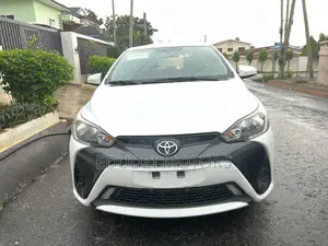 Toyota Yaris L Sedan 4dr 2019 White
