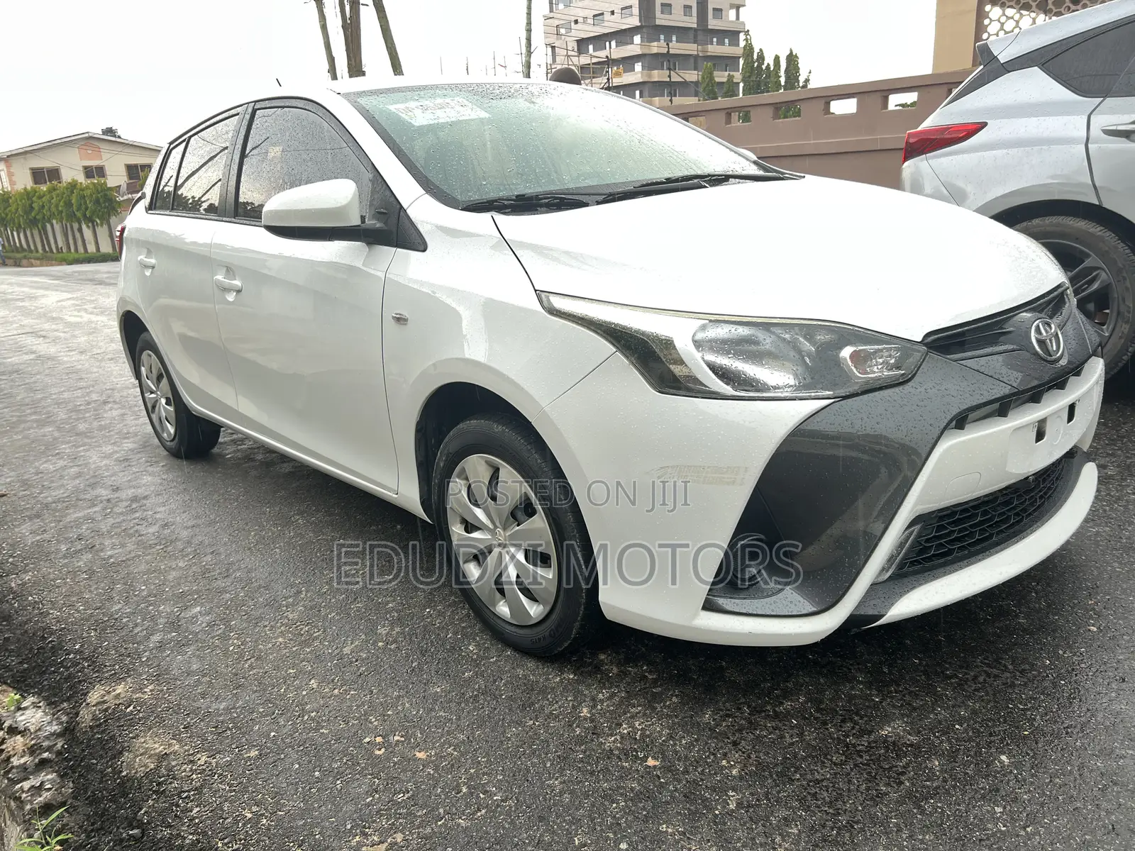 Toyota Yaris L Sedan 4dr 2019 White