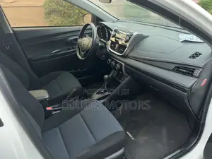 Toyota Yaris L Sedan 4dr 2019 White