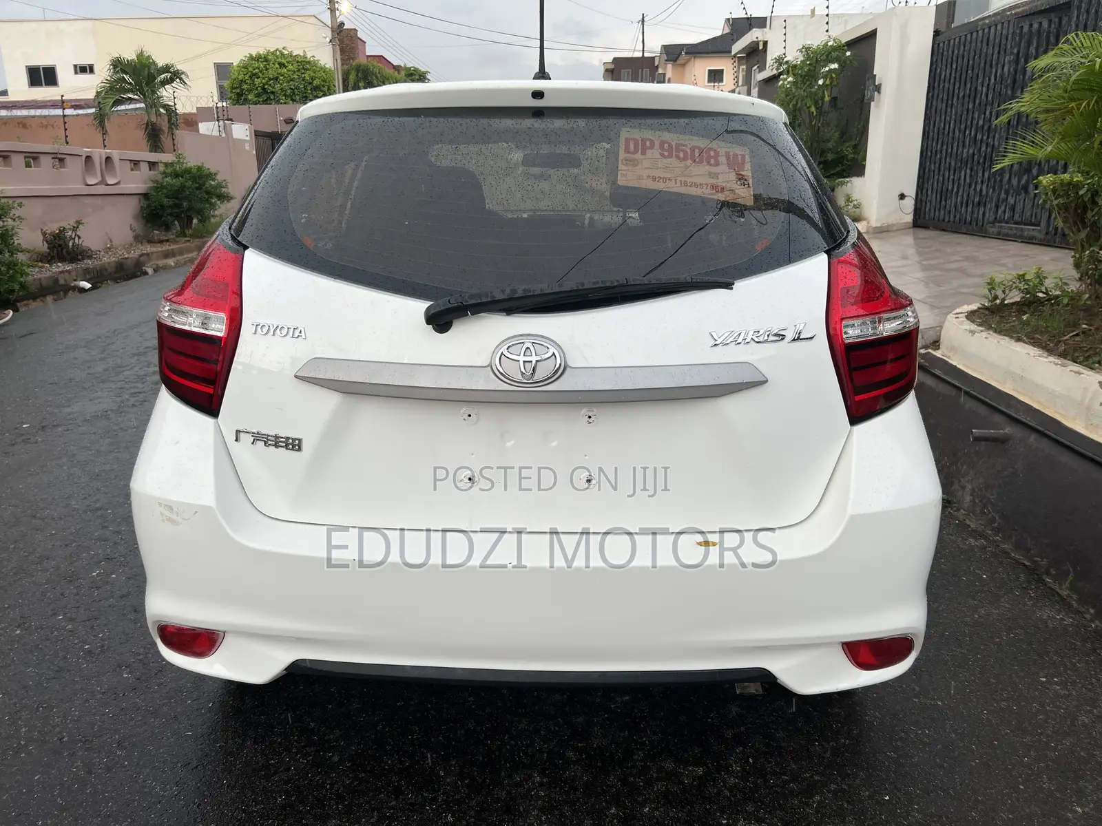 Toyota Yaris L Sedan 4dr 2019 White